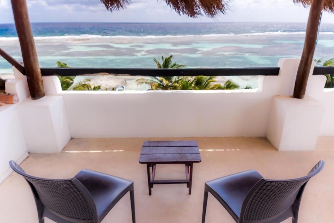 Hotel Blue Reef Frente Al Mar Mahahual Bagian luar foto