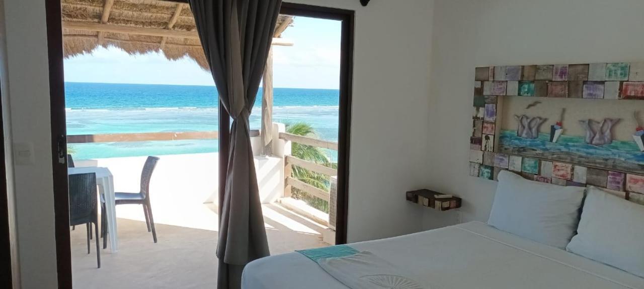 Hotel Blue Reef Frente Al Mar Mahahual Bagian luar foto
