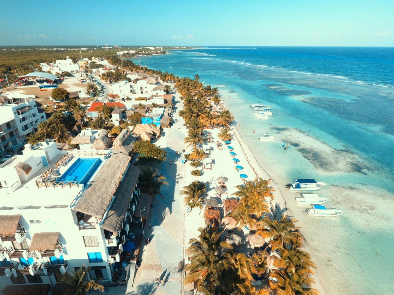 Hotel Blue Reef Frente Al Mar Mahahual Bagian luar foto