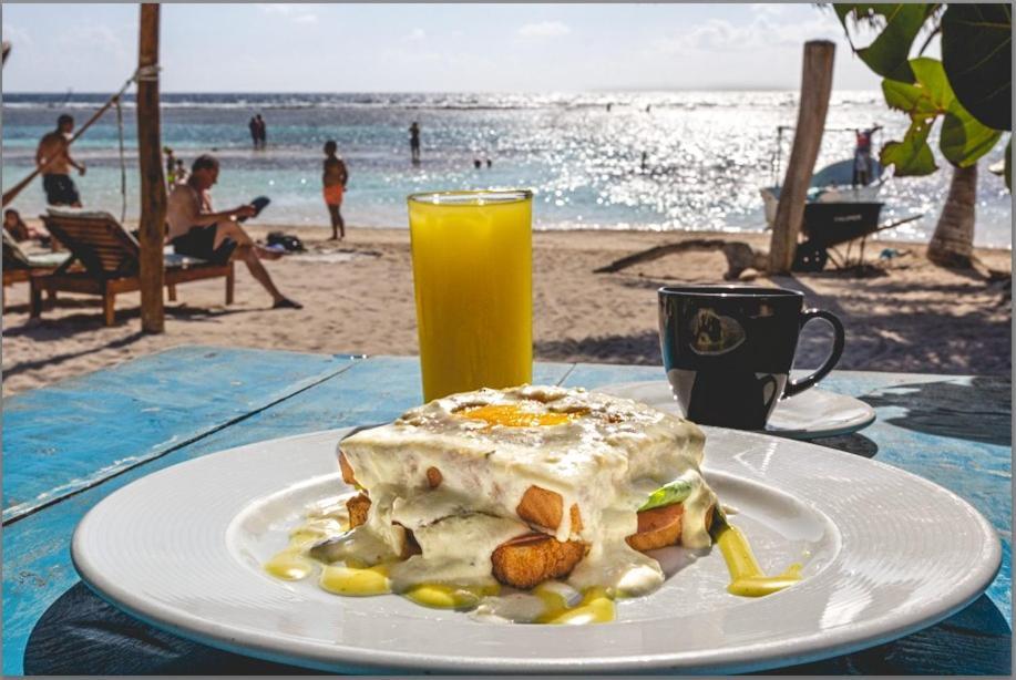 Hotel Blue Reef Frente Al Mar Mahahual Bagian luar foto
